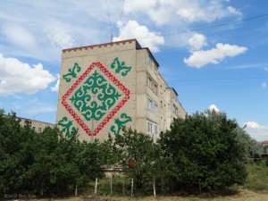 Façades of Shymkent: Tomengi Otyrar